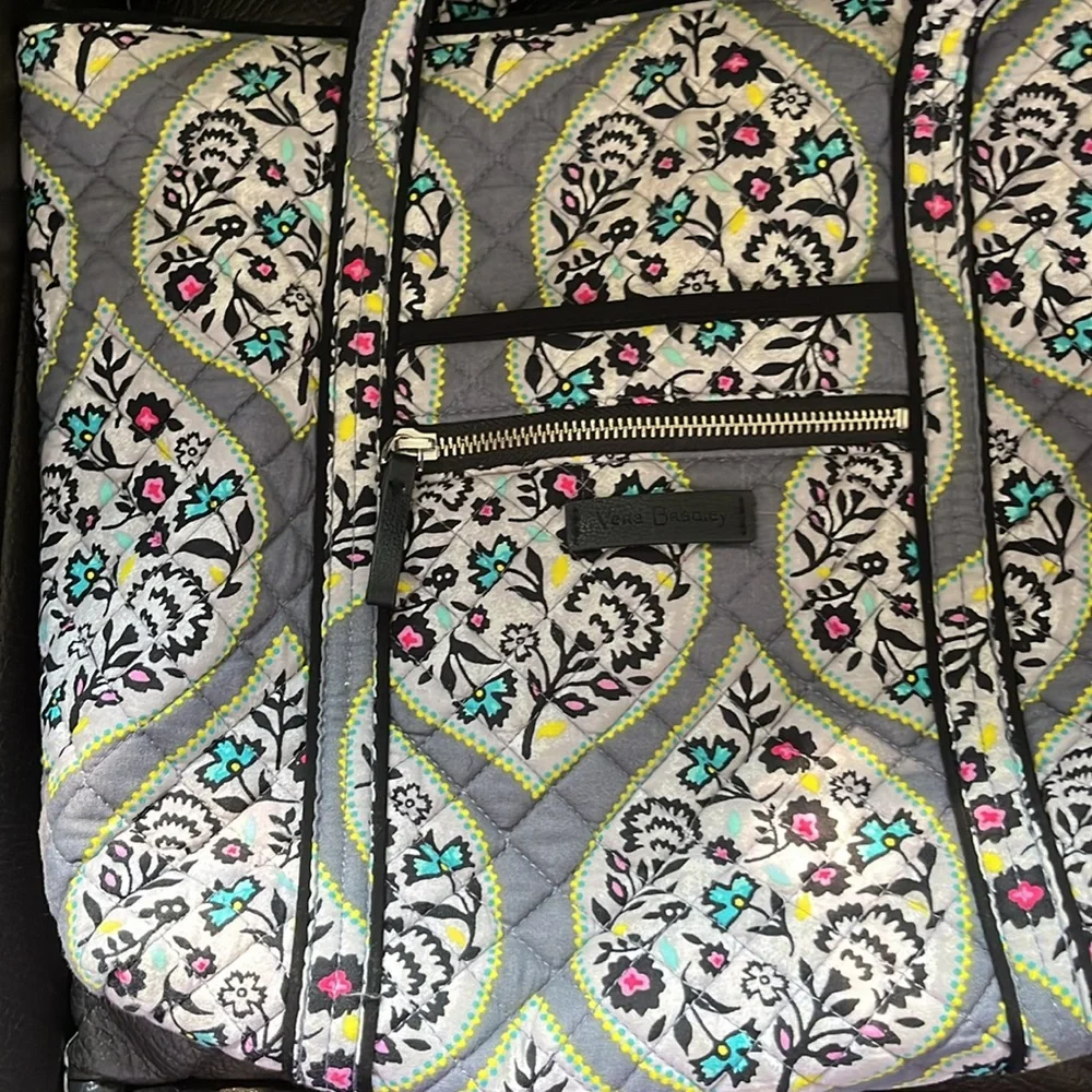 Vera Bradley small vera tote style floral handbag - Picture 9 of 9